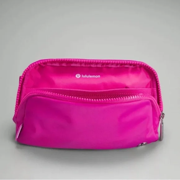 💞 Lululemon 1L belt bag in Sonic Pink 💞 - Picture 5 of 9